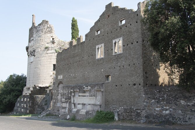 Appian Way Tour in Rome Including Cecilia Metella Mausoleum & Maxentius Circus - Meeting Point Information