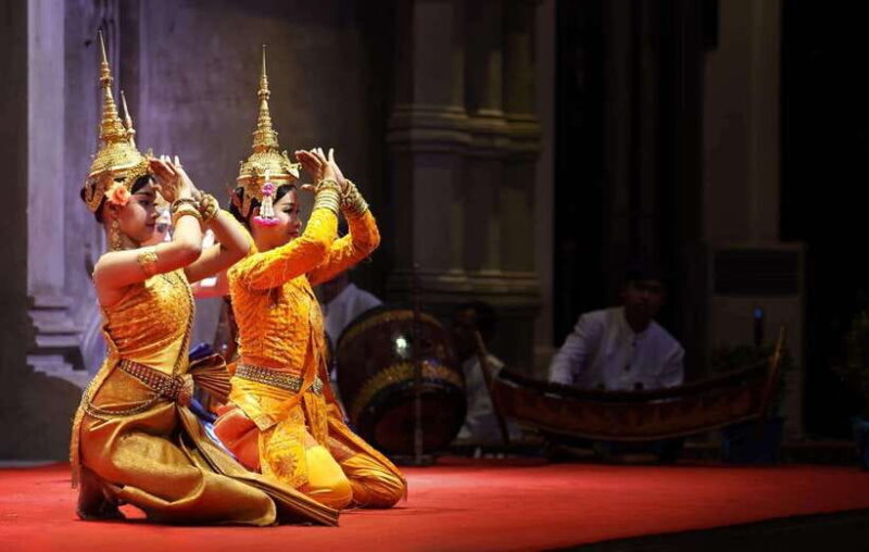 Apsara Traditional Dances & Local Buffet with Tuk-Tuk Ride - A Detailed Look at the Experience