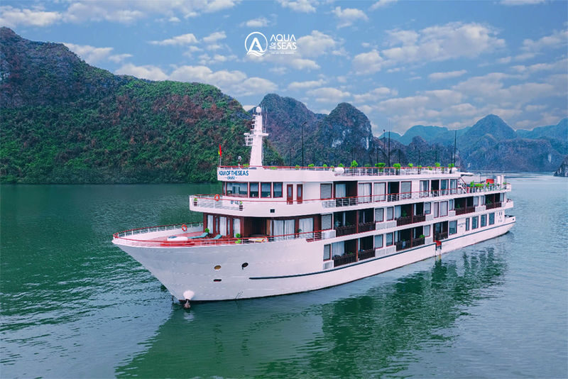 Aqua Of The Seas 3D2N Cruise: Ha Long Bay & Lan Ha Bay Tour - Day one: Tuan Chau, lunch, and Tra Bau