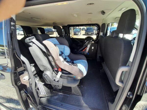 Aquashow Private Taxi From Albufeira Return Includuded - Frequently Asked Questions