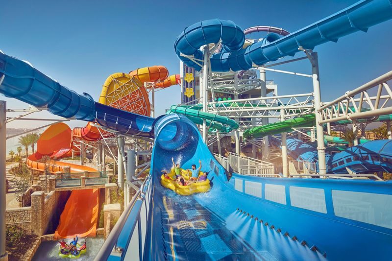 Aquaventure World Ticket in Atlantis Dubai - Beach, aquarium, and time away from the slides