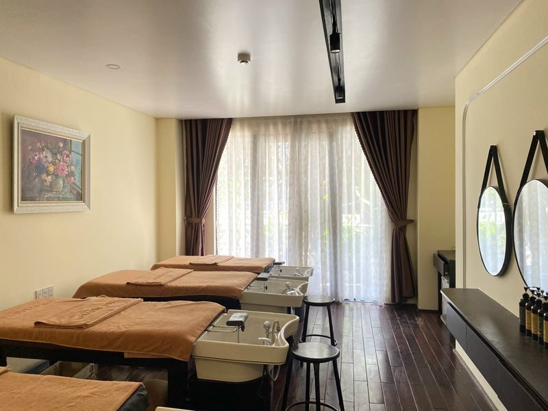 Aramsa Spa & Massage Experience in Nha Trang - Choosing a treatment at 124 Hong Bàng