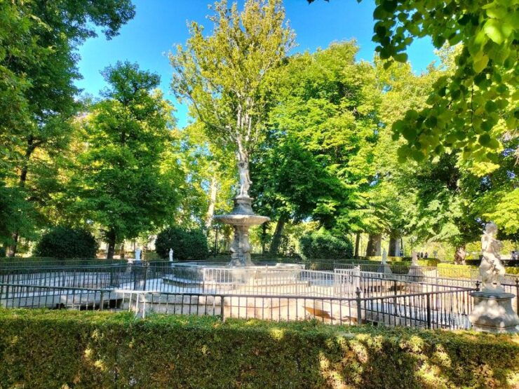 Aranjuez: City and Gardens Guided Walking Tour - Tour Activity Details