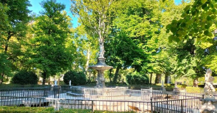 Aranjuez: City and Gardens Guided Walking Tour - Experience Highlights