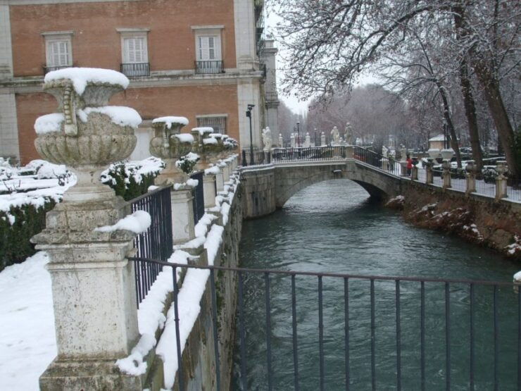 Aranjuez: Royal Palace Guided Tour - Booking and Cancellation Details