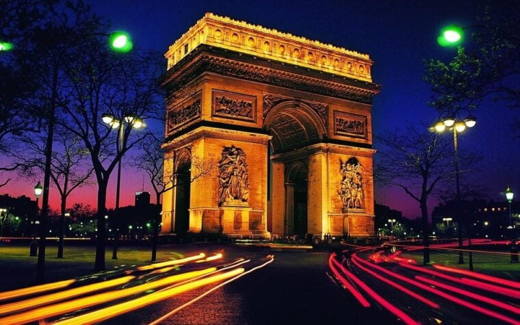 Arc De Triomphe Rooftop: Unveil History & Breathtaking Views - Panoramic Views From the Rooftop