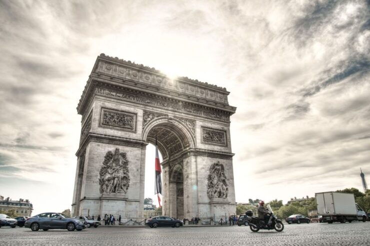 Arc De Triomphe Walking Tour:Paris Views and Macaron Tasting - Good To Know