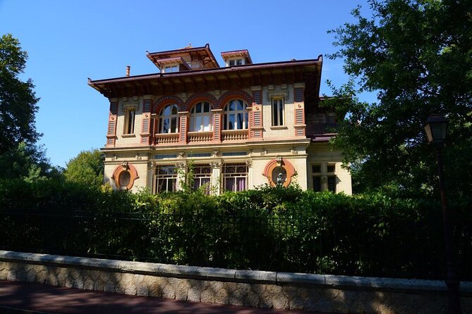 Arcachon: Guided City Walking Tour - Admission and Accessibility Information