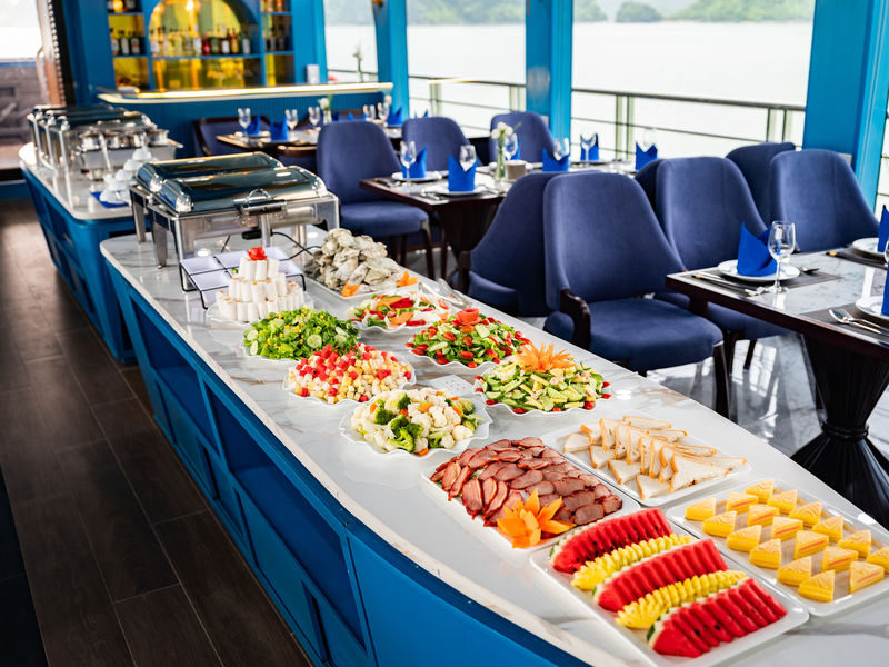 Arcady Premium Day Cruise: Ha Long Bay with Sung Sot & Ti Top - Ti Top Island: swim or climb
