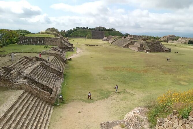 Archaeological Zone of Monte Alban,Alebrijes,Mezcal and Barro Negro - Good To Know