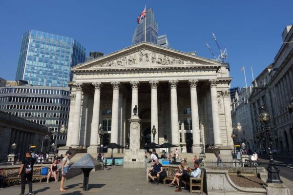 Architecture of London: A Self-Guided Audio Tour - Exploring Londons Historical Evolution