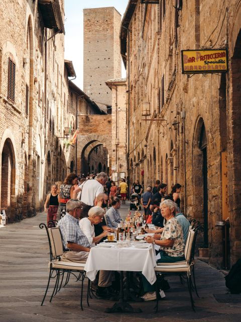 Arezzo: Guided Walking Tour With Basilica of San Francesco - Good To Know