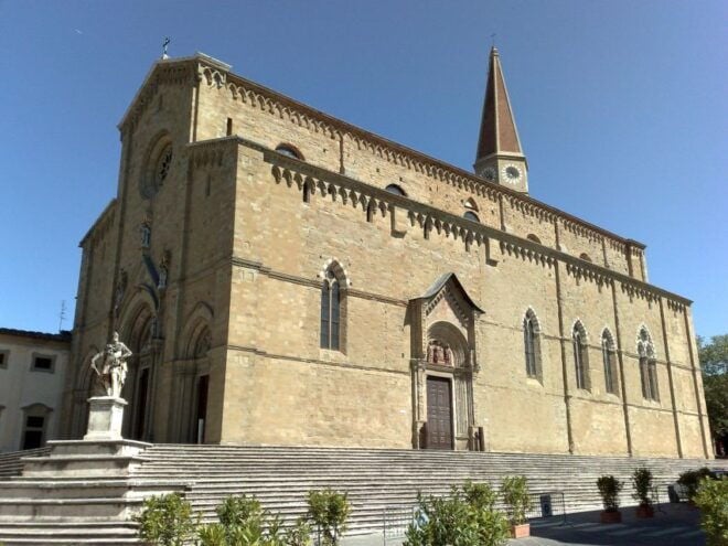 Arezzo: Guided Walking Tour With Basilica of San Francesco - Itinerary