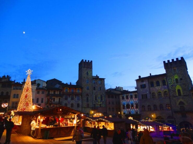 Arezzo: Guided Walking Tour With Piazza Grande - Tour Details