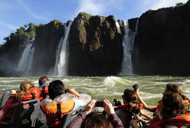 Argentina: Full-Day Iguazu Falls and Great Adventure Tour - Activity Duration