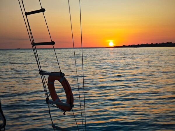Argostoli: Sunset Cruise With Food & Drinks - Best Time to Go