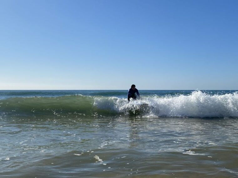 Armação de Pêra: 1:30-hour Surf Lesson for Beginners - Equipment and Practicalities