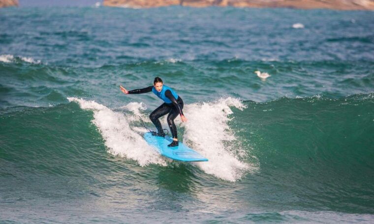 Armação de Pêra: 1:30-hour Surf Lesson for Beginners - Authenticity & Real Experiences