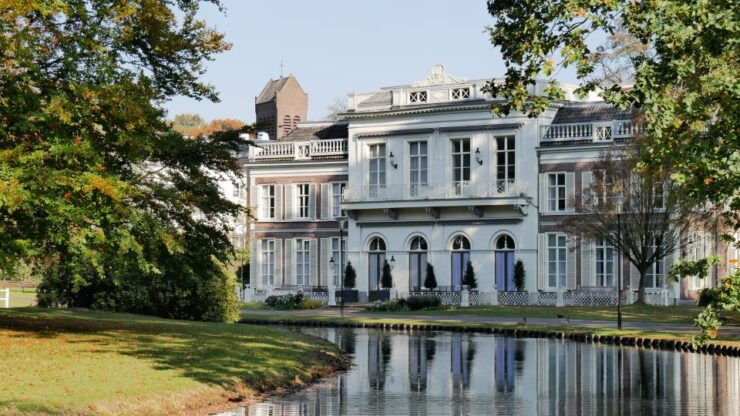 Arnhem: Escape Tour - Self Guided Citygame - Booking and Duration