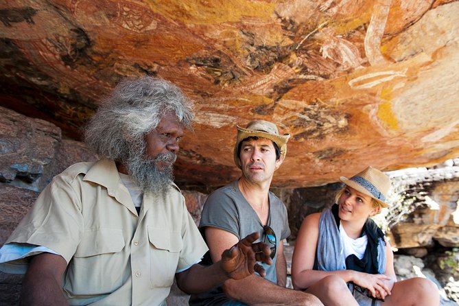 Arnhem Land Yingana Injalak Hill Full Day Tour From Darwin - Indigenous Perspective and Storytelling
