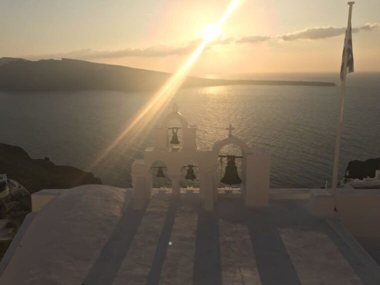 Around Santorini: Island Tour & Oia town - FAQ