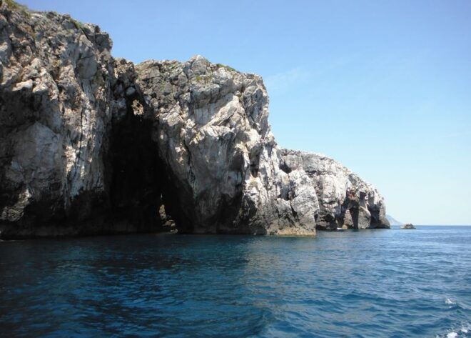 Arrábida: Ribeira Do Cavalo Beaches and Caves Boat Tour - Customer Reviews