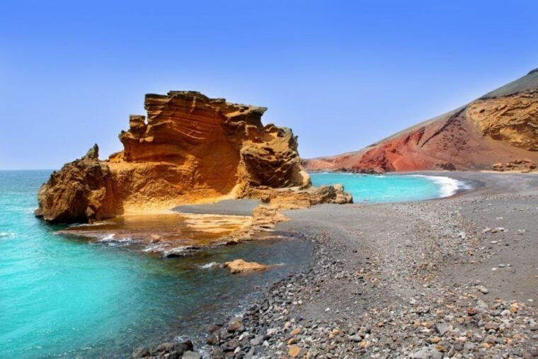 Arrecife/Playa Blanca: Timanfaya National Park Area Day Tour - Admiring the Coastal Scenery