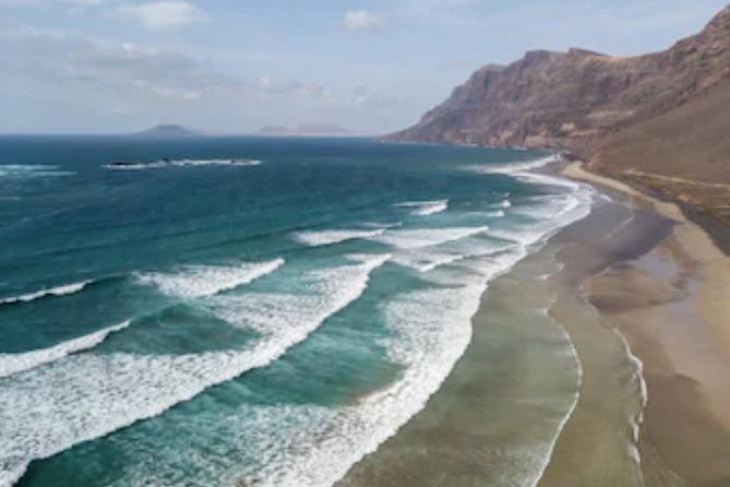 Arrecife Shore Excursion: Small Group La Corona and the Famous Famara Cliffs - Discover Lanzarotes Flora and Fauna