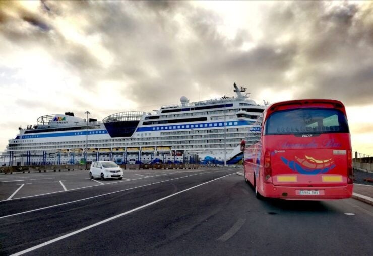 Arrecife: Timanfaya Park and Green Lagoon Shore Excursion - Experience Highlights