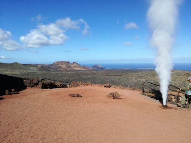 Arrecife: Timanfaya Park and Green Lagoon Shore Excursion - Important Information