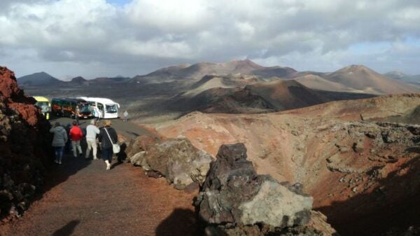 Arrecife: Timanfaya Park and Green Lagoon Shore Excursion - Common Questions