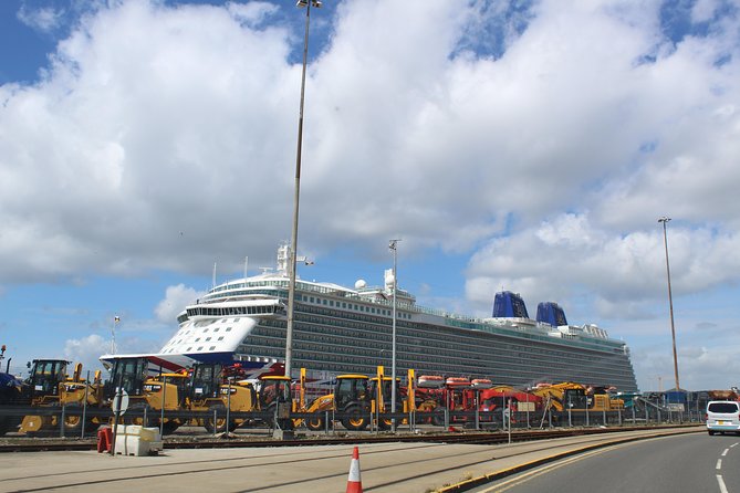 Arrival or Departure Private Transfer: Gatwick Airport to Southampton Cruise Port - Directions