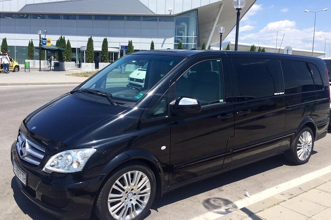 Arrival Private Transfer: Airport Charles De Gaulle or Orly to La Defense - Overview and Departure Transfer