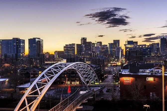 Arrival Private Transfer: Denver Airport DEN to Denver in Luxury Van - The Journey: Timing, Flexibility, and Group Size