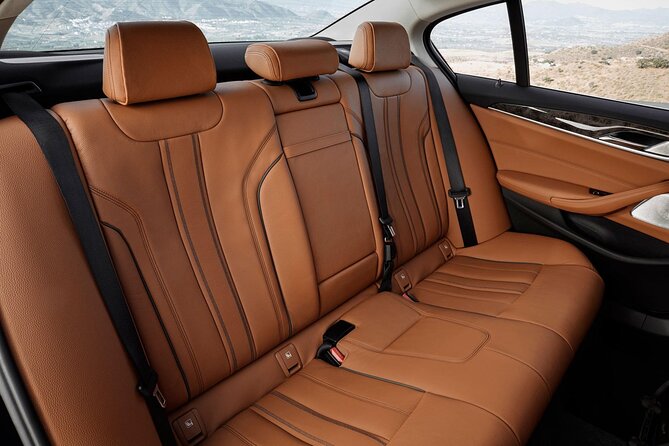 Arrival Private Transfer From Abu Dhabi Airport AUH to Abu Dhabi by Car or SUV - Details of the Transfer