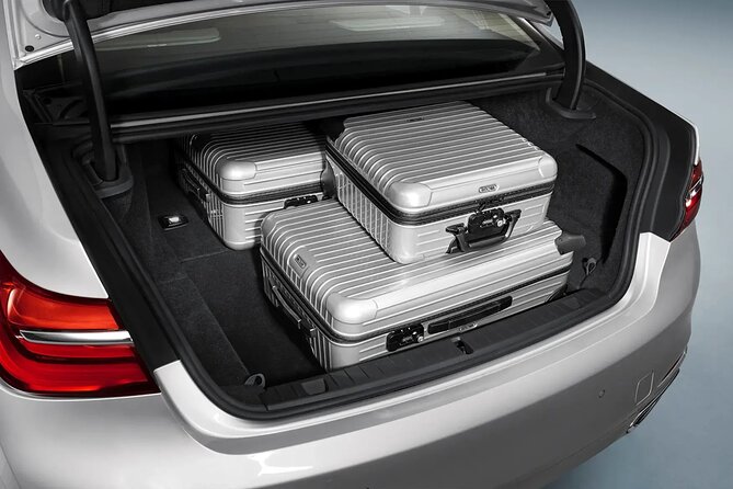 Arrival Private Transfer From Dubai Airport DXB to Dubai City by Car or SUV - Business Car Options