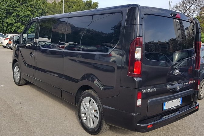 Arrival Private Transfer From Riga Airport RIX to Riga City by Minivan - Transfer Details