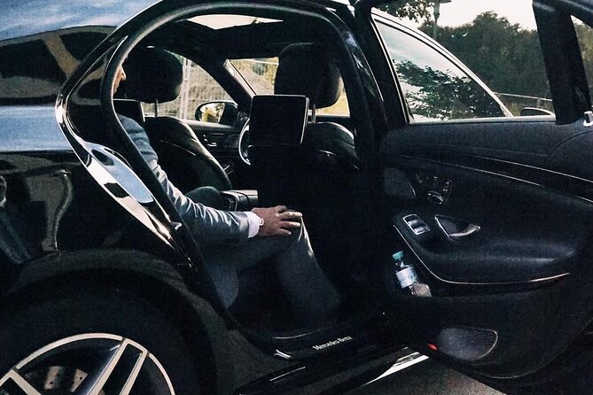 Arrival Private Transfer: Las Vegas Airport LAS to Las Vegas in Business Car - Service Details