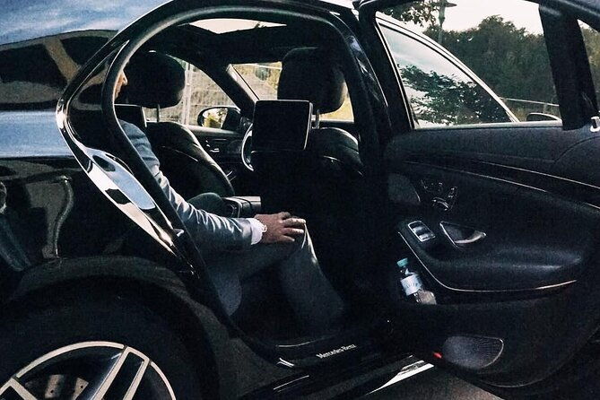Arrival Private Transfer: Orlando Airport MCO to Orlando in Business Car - The Experience: What to Expect on Your Journey