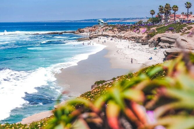 Arrival Private Transfer: San Diego Airport SAN to San Diego in Luxury SUV - Convenient and Comfortable Transportation