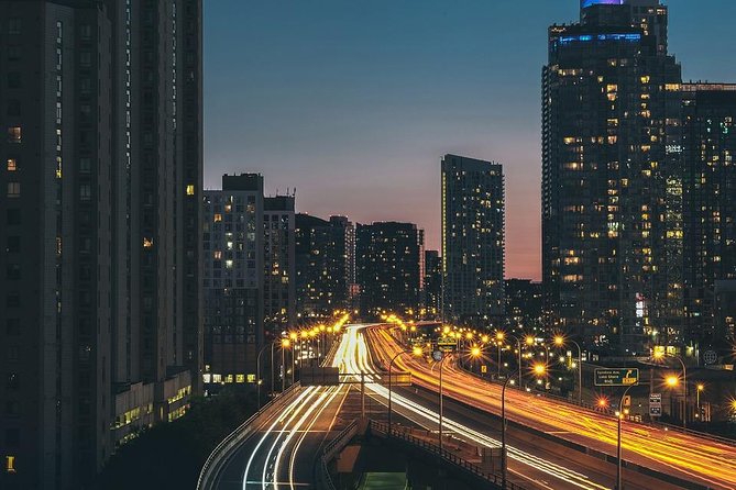 Arrival Private Transfer: Toronto YYZ Airport to Toronto City by SUV or Minibus - The Sum Up