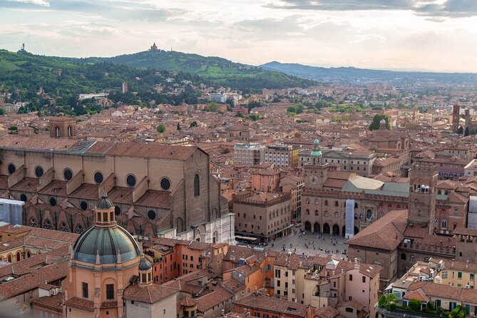 Arrival Private Transfers: Bologna Airport BLQ to Bologna City in Business Car - Pricing and Refund Policy