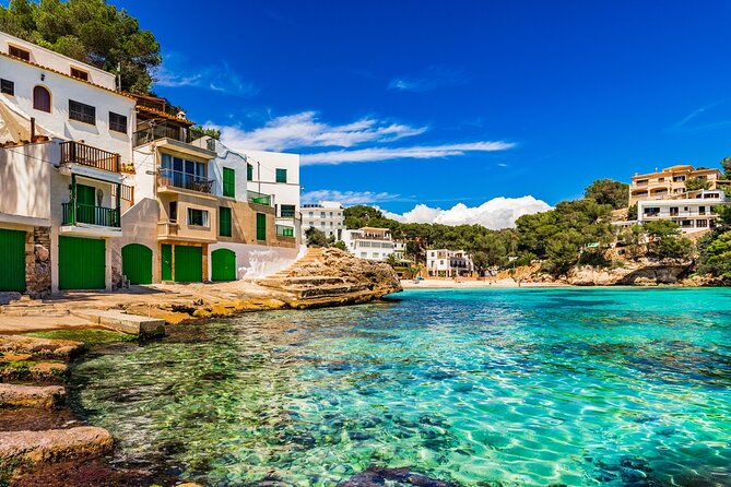 Arrival Private Transfers : Mallorca Airport PMI to Palma in Luxury Van - The Sum Up