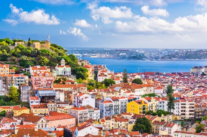 Arrival Transfer: Lisbon Airport LIS to Lisbon in Business Car - Drop-off and Pickup Details