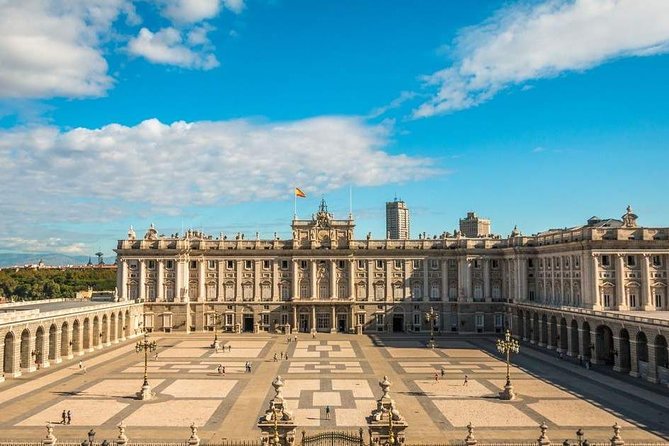 Arrival Transfer: Madrid Airport MAD to Madrid in Luxury Van - Additional Information