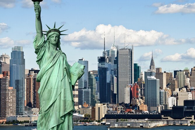 Arrival Transfer: New York Airport JFK to New York in SUV - Drop-off and Pickup