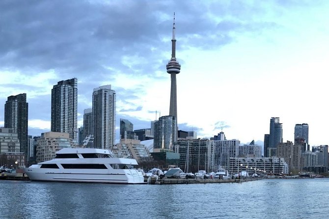 Arrival Transfer: Pearson Airport YYZ to Toronto in Sedan Car - The Sum Up