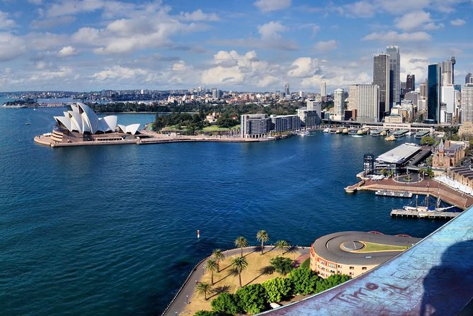 Arrival Transfer: Sydney Airport SYD to Sydney in Luxury Van - Common Questions