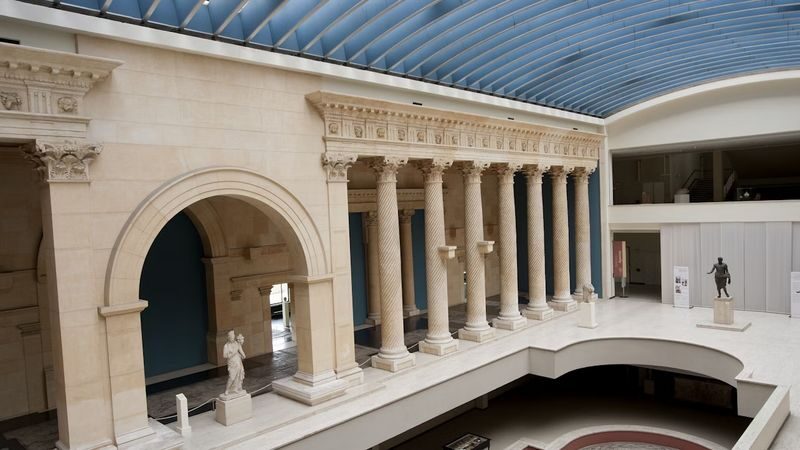 Art and History Museum ticket in Brussels - From Egyptian sarcophagi to Greek vases