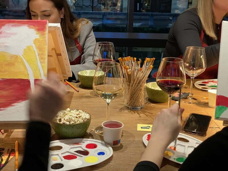 Art and Wine Lab painting experience in Venice and Milano - FAQ